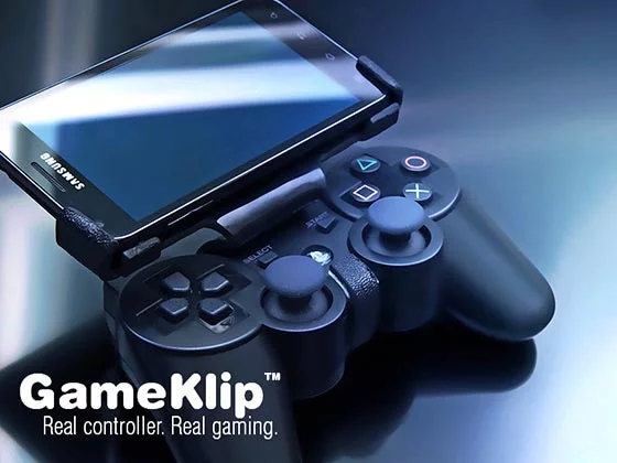 GameKlip in action - with Samsung phone and PS3 controller