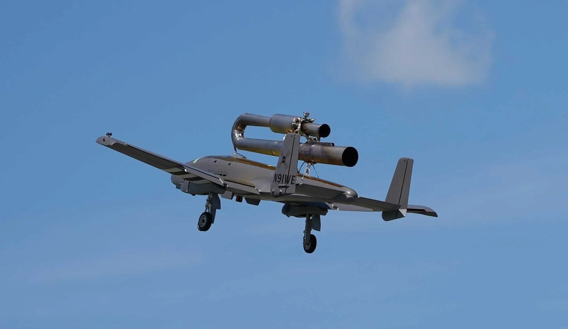 Swivel Jet Engine Fire-spitting pulsejet engine delivers bulk thrust at low cost