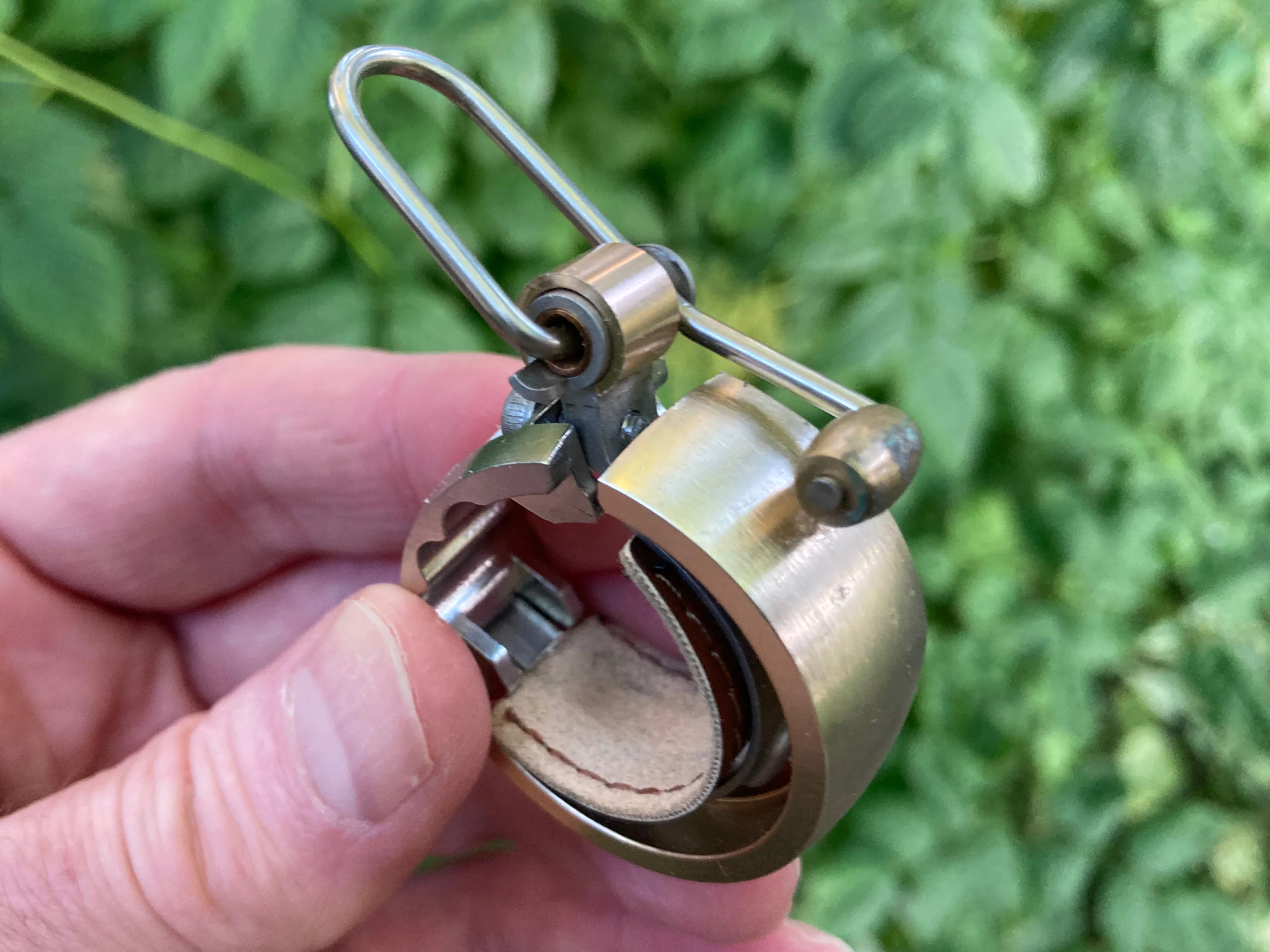 Although not as sleek as the Prima, the Luxe does admittedly have a more "finely hand-crafted" look