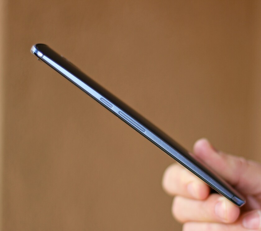 Though it's technically 10.1 mm (0.4-in) thick, that counts the thickest point of its rounded back (Photo: Will Shanklin/Gizmag.com)
