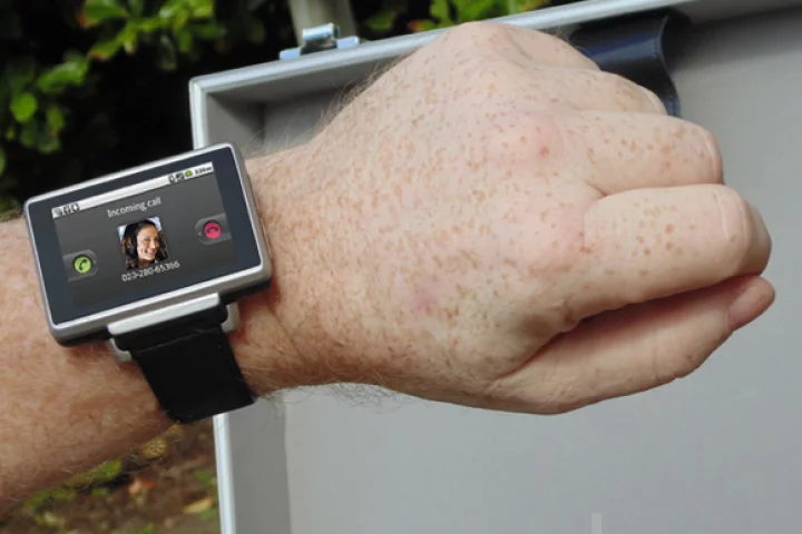 Orsto claims the Plus+ is the first smartwatch to combine full smartphone functionality with smartphone tethering