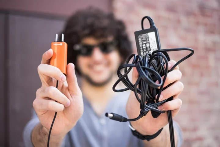 Finsix has created a new small laptop charger called the Dart