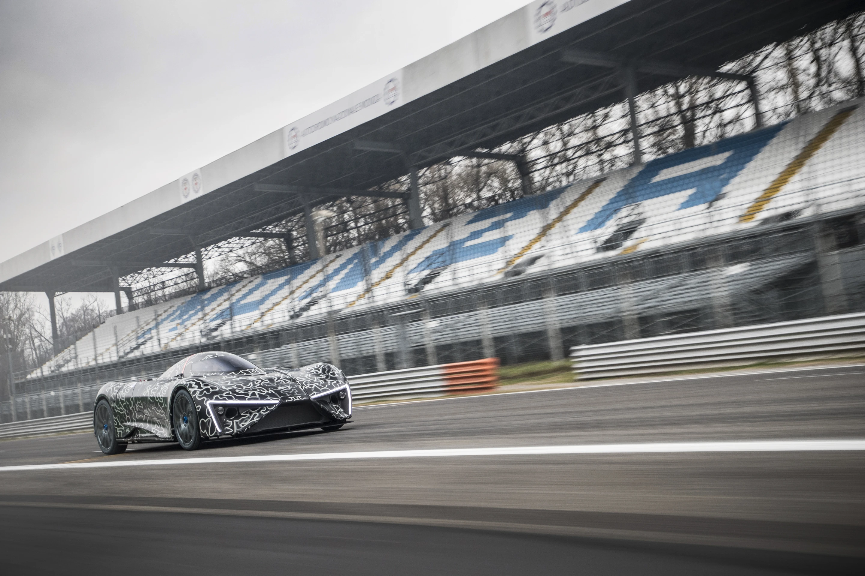 Techrules says that it will eventually offer a pure plug-in electric version of the Ren, along with the turbine range-extending versions