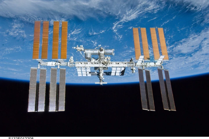 The Dextre robot replaced batteries that have been in service on the ISS since 1998