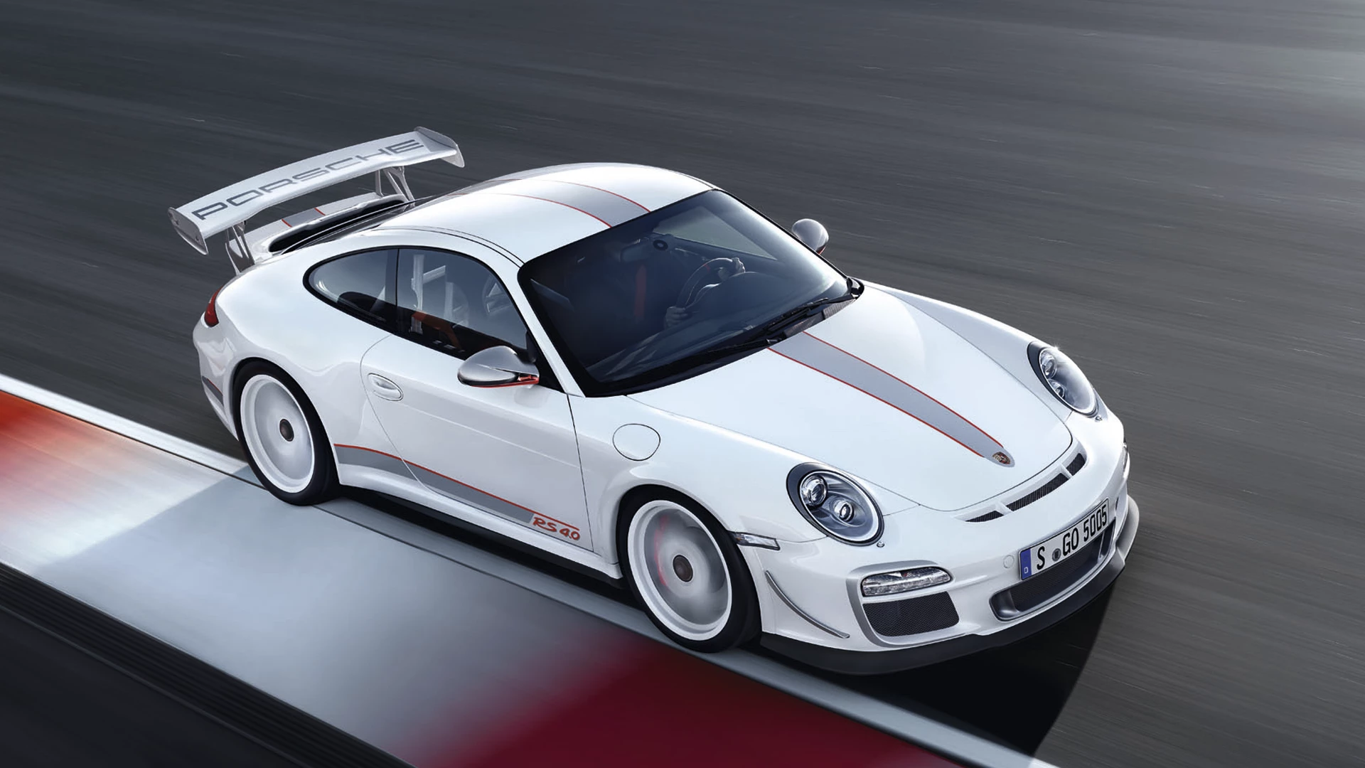 The GT3 RS 4.0 is the first production Porsche to wear "flics", the distinctive lateral front air deflection vanes previously only seen on race cars