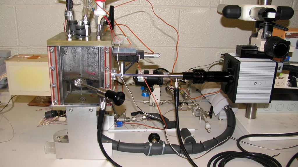 Test facility for nanowicks (Image: Purdue University School of Mechanical Engineering)
