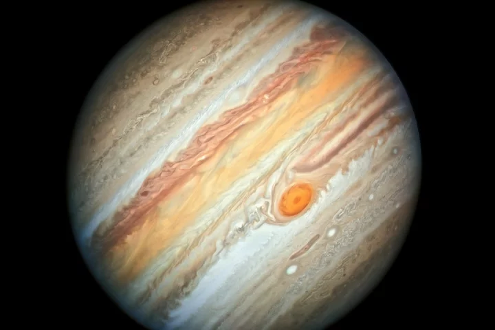 The portrait was captured when Jupiter was roughly 664 million km (412 million miles) from Earth