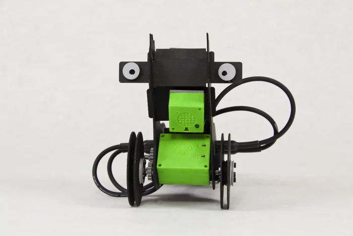 This light-avoiding robot is made from a combination of ATOMS and craft materials
