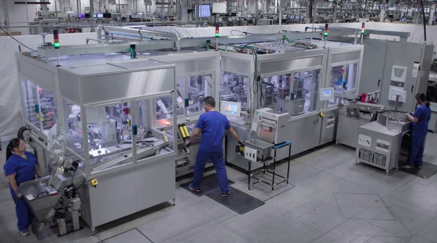 Apple's Daisy iPhone-disassembly robot