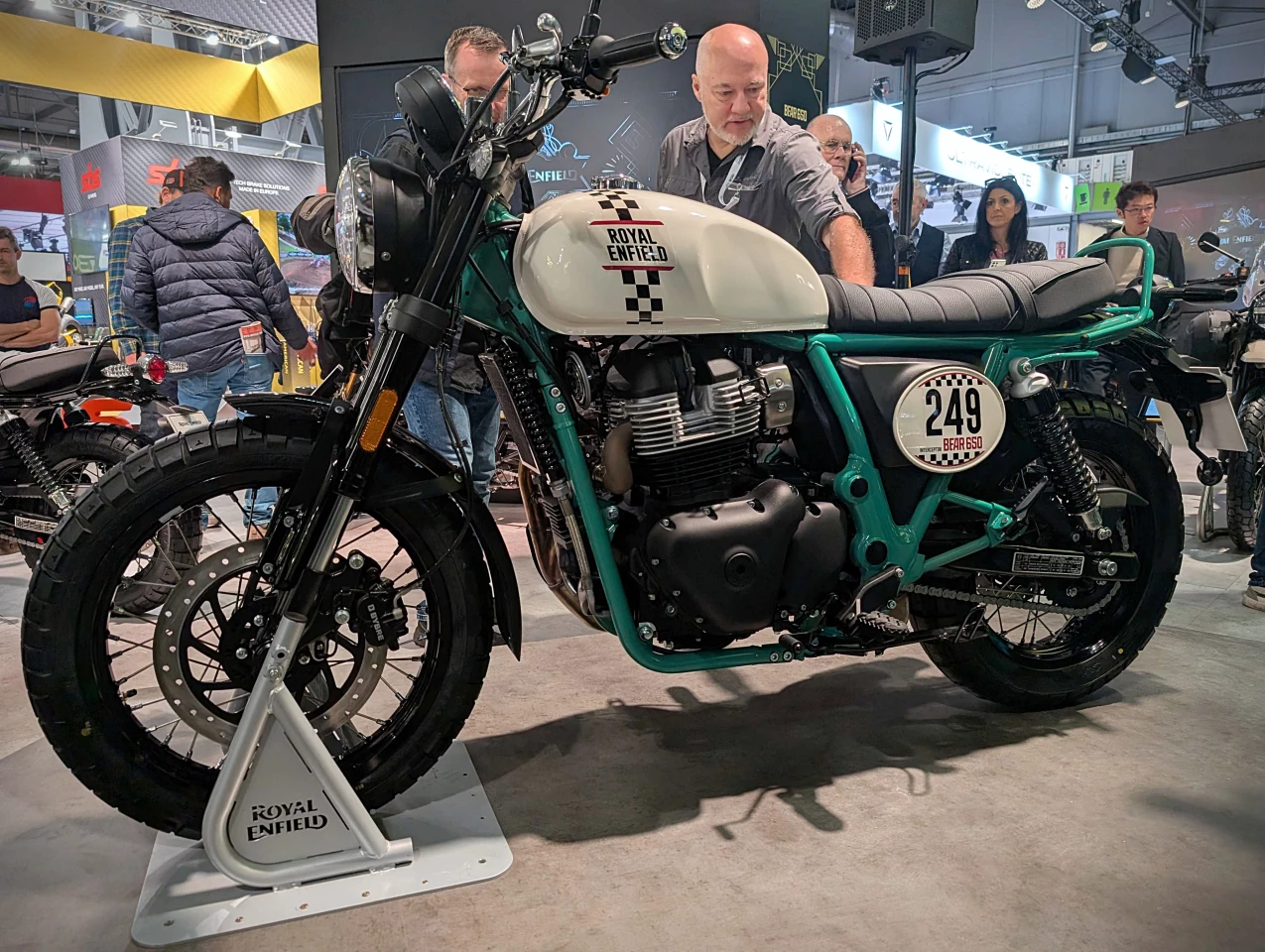 The Bear 650 gets a 19/17-inch wheel combo