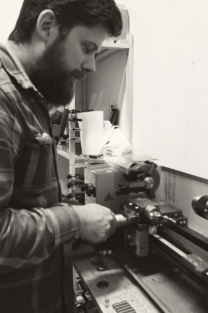 Love Hulten working in his studio