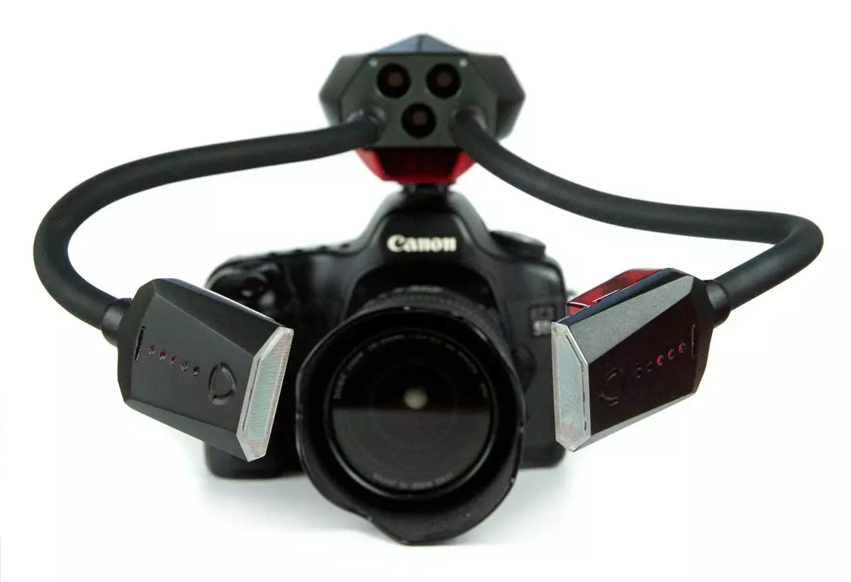 The Adaptalux Xenon flash arms system has launched on Kickstarter