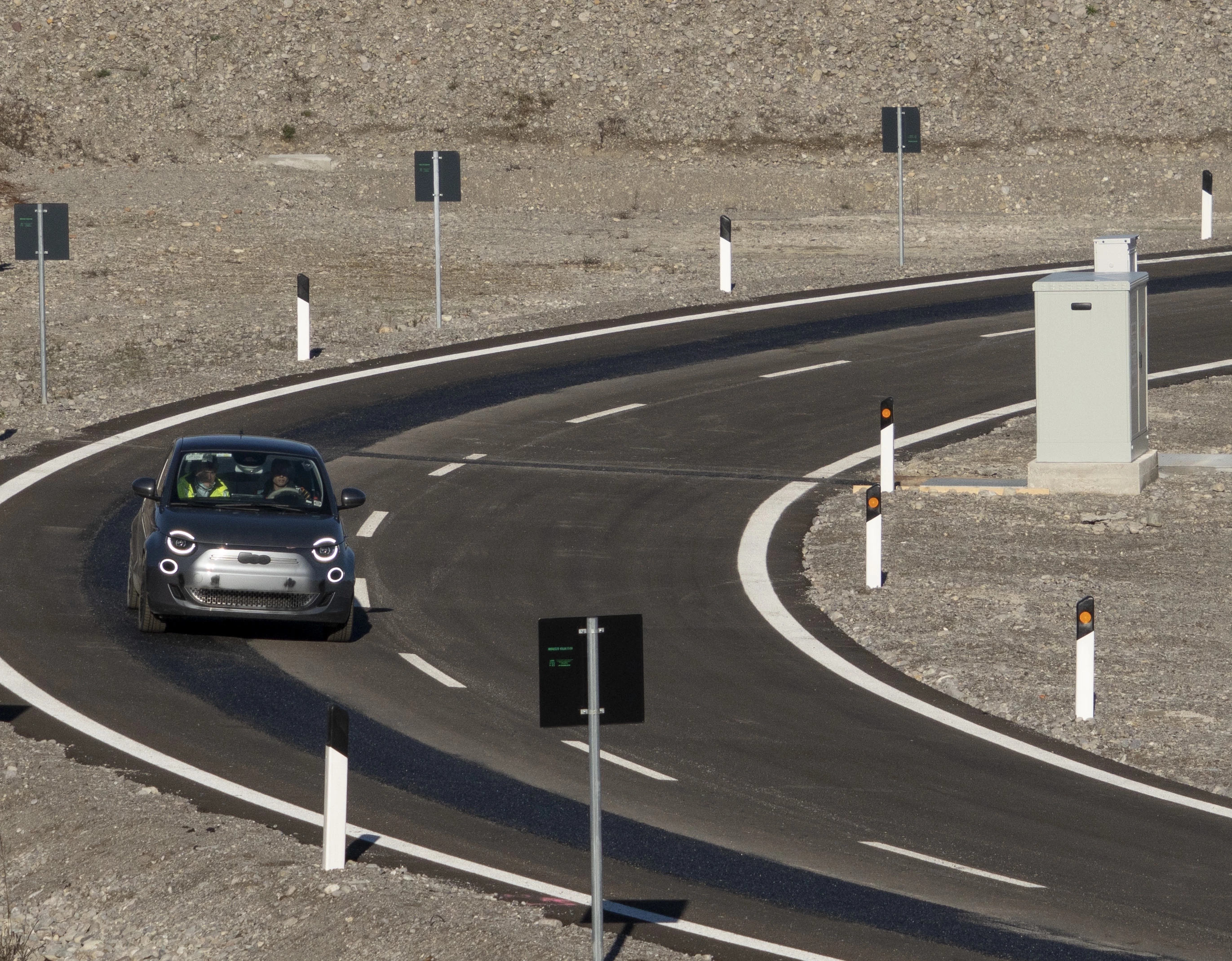 Tests with an electric Fiat New 500 have confirmed that in-road inductive charging can deliver theoretically unlimited EV driving range