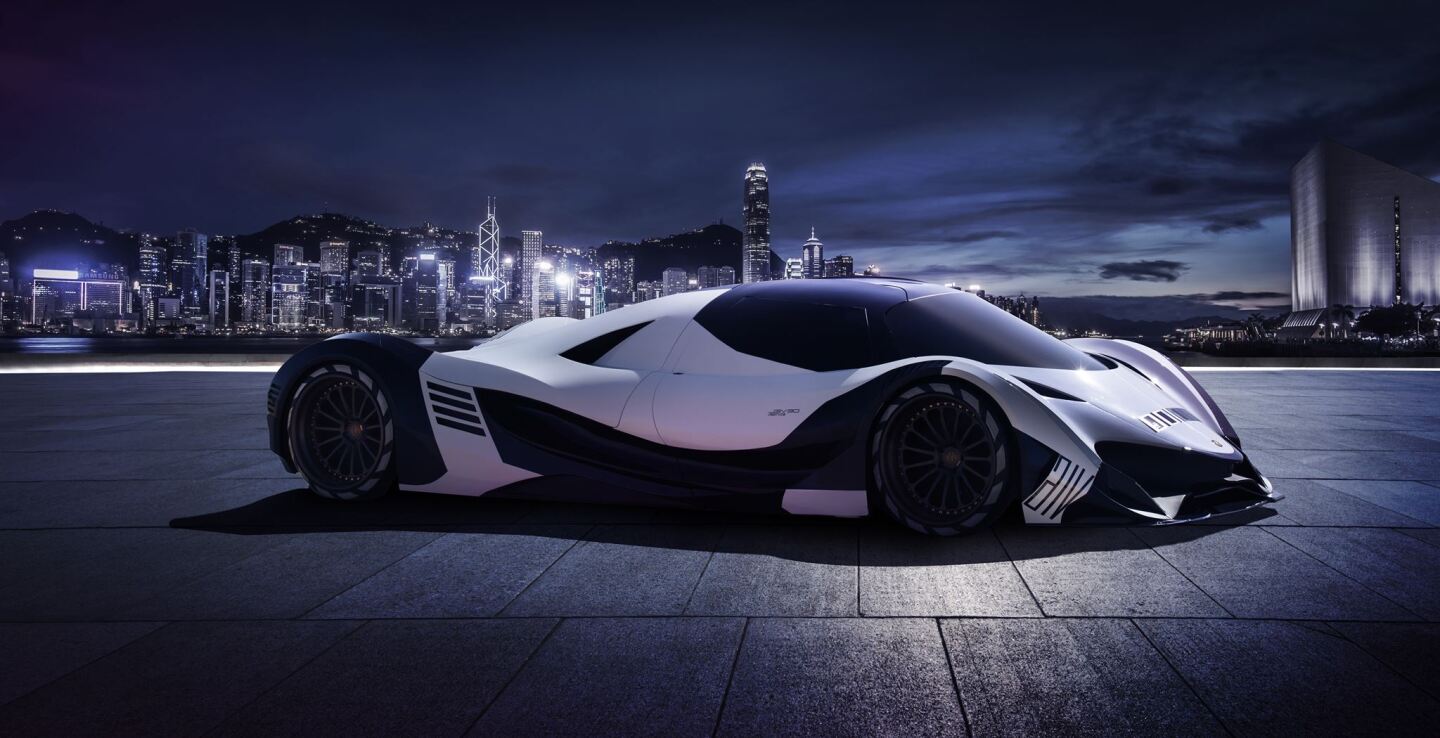 The body's so long and stretched-out that an enormously roomy cabin looks deceptively small