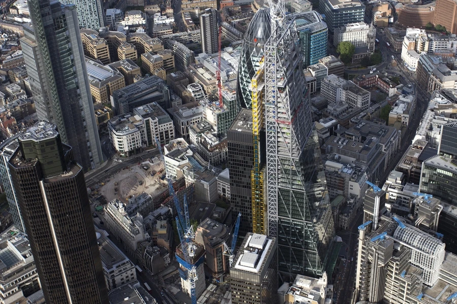 Offices at the Leadenhall Building are protected from direct sunlight by solar-responsive venetian blinds