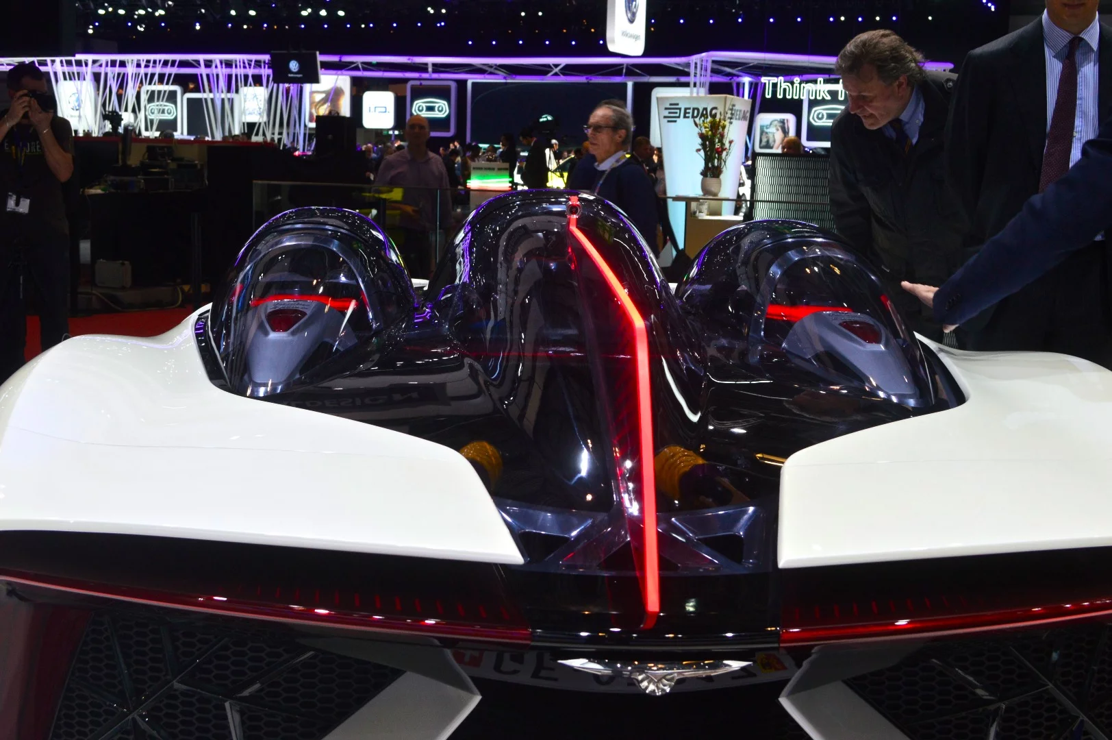 The standard Ren isn't exactly lacking in aerodynamics, but the Ren RS will take it to a new, track-focused level