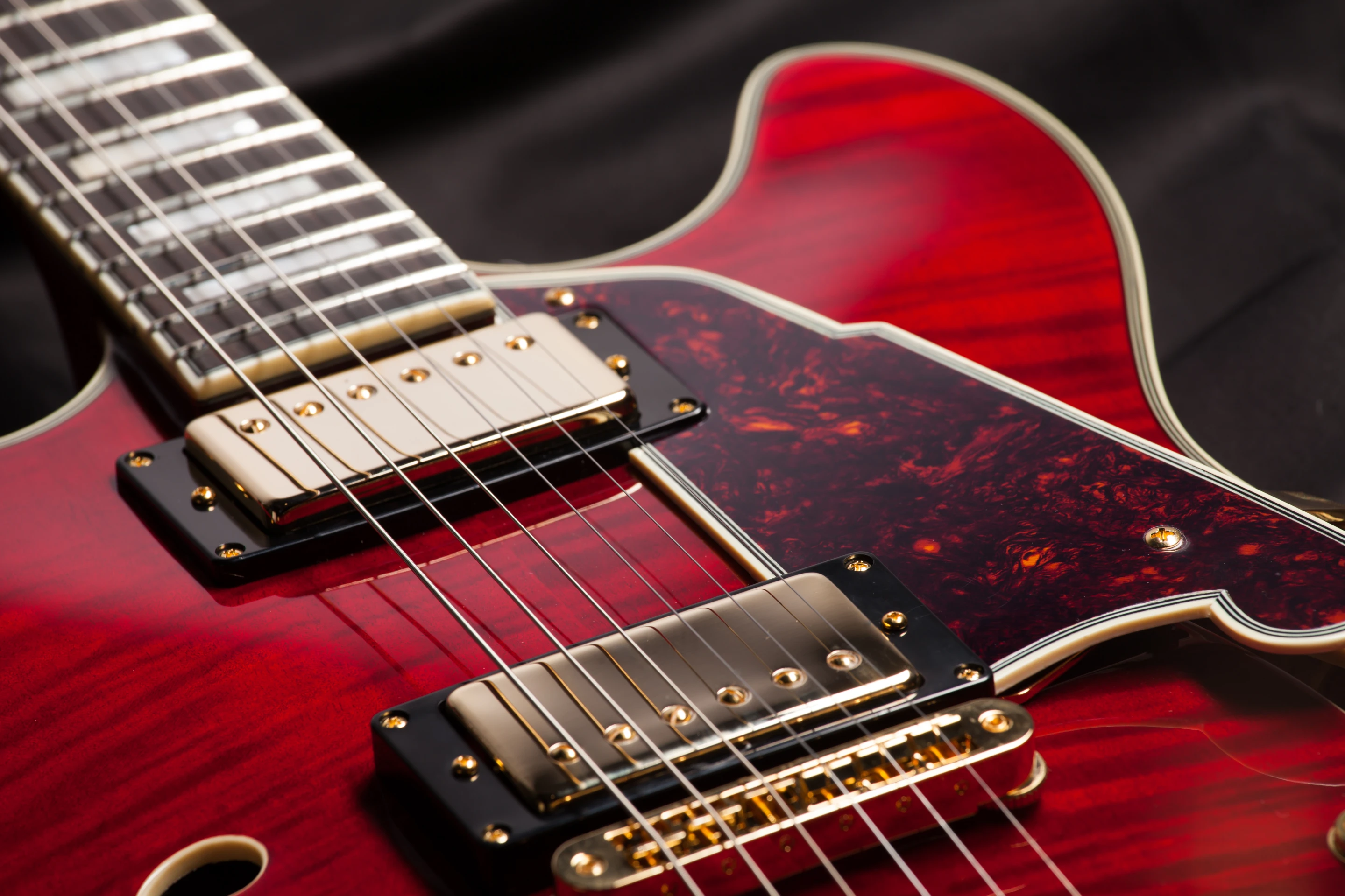 Detailing of the D'Angelico EX-DC reissue guitar