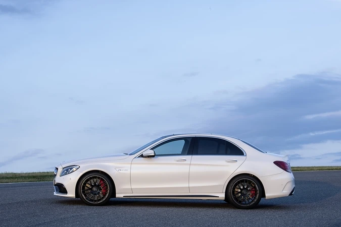 The Mercedes-AMG C 63 S Saloon accelerates from 0-62 mph (0-100 km/h) in 4.0 seconds
