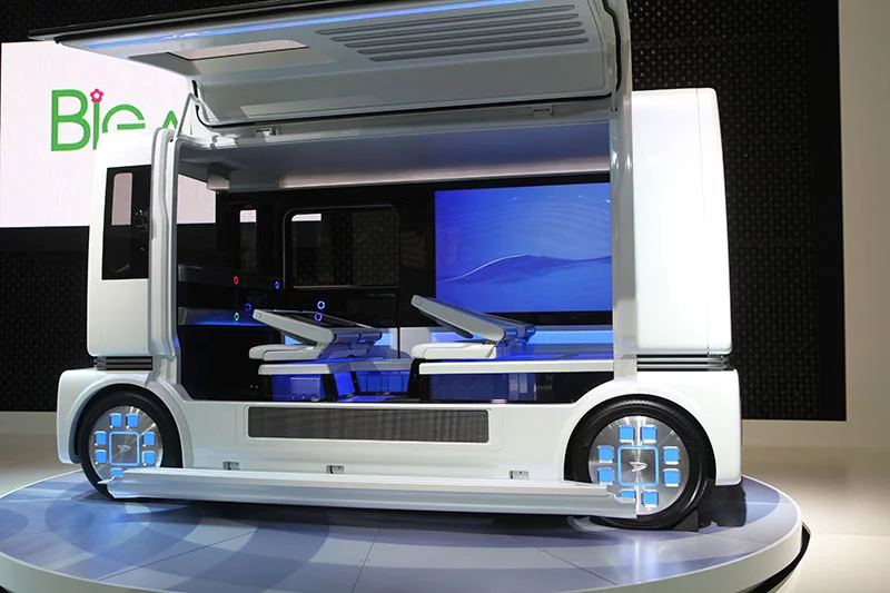 Daihatsu "shoCase" hybrid concept vehicle