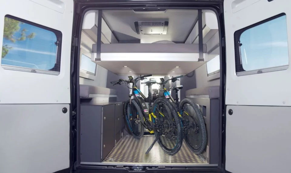 You can set the Twin 640 SGX bed at different heights to sleep over top the gear