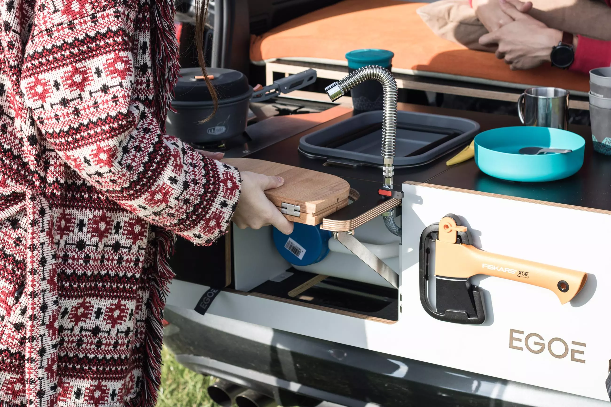 Setting up the Egoé Nestbox Camper kitchen