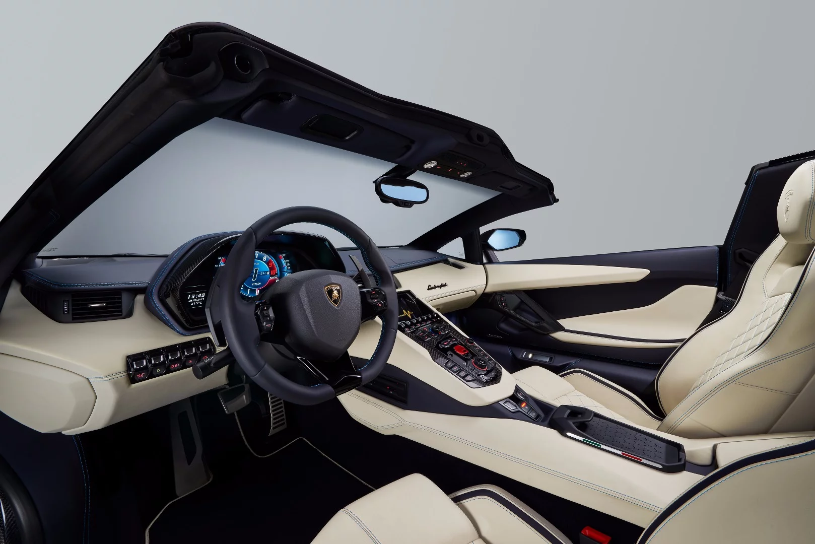 Behind the wheel of the Lamborghini Aventador S Roadster
