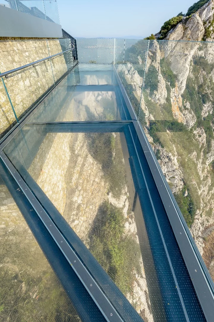 The Skywalk includes a 2.5 m (8.2 ft)-wide glass walkway