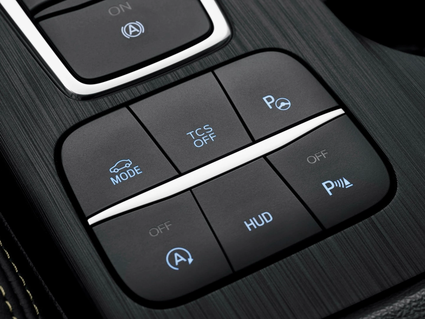 Ford Focus Vignale: touch switches