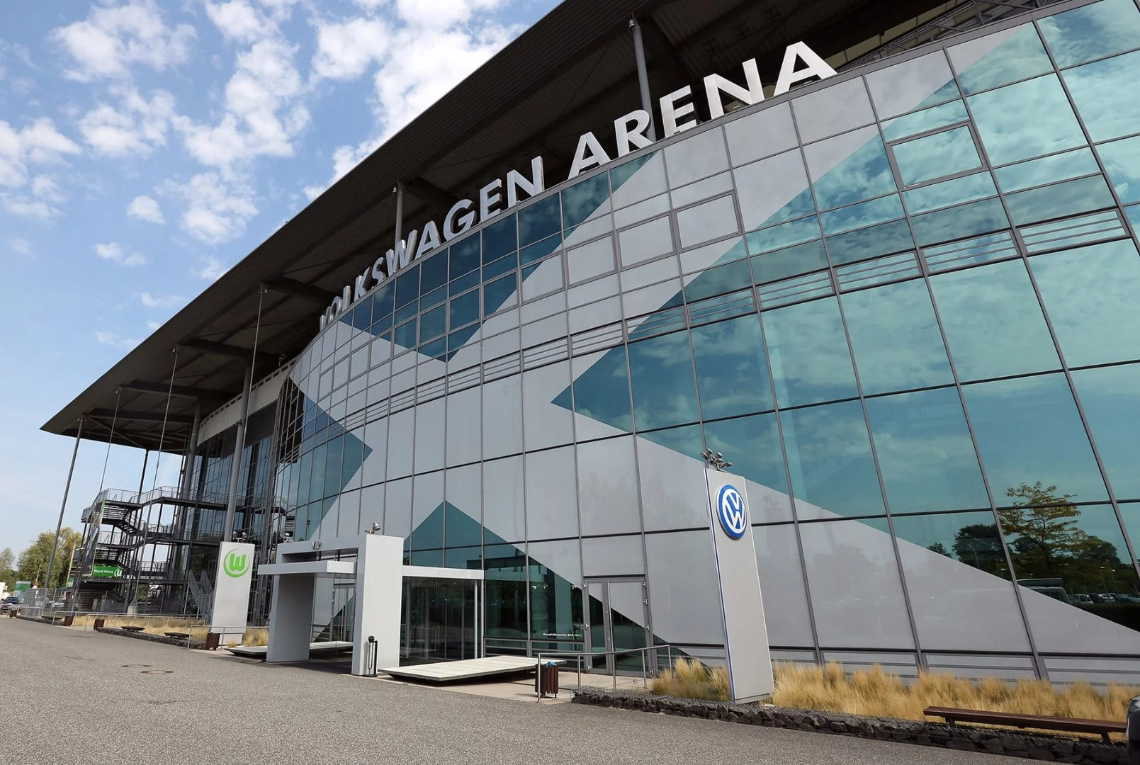 The Philips ArenaVision LED pitch lighting system is being installed at VFL Wolfsburg's stadium, the Volkswagen Arena