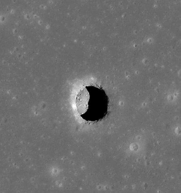 Mare Tranquillitatis Pit
