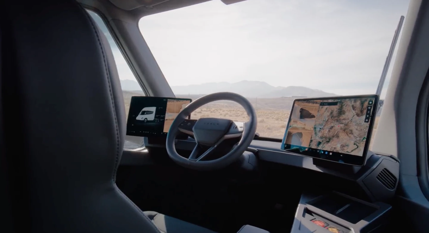 A look inside the Tesla Semi cabin