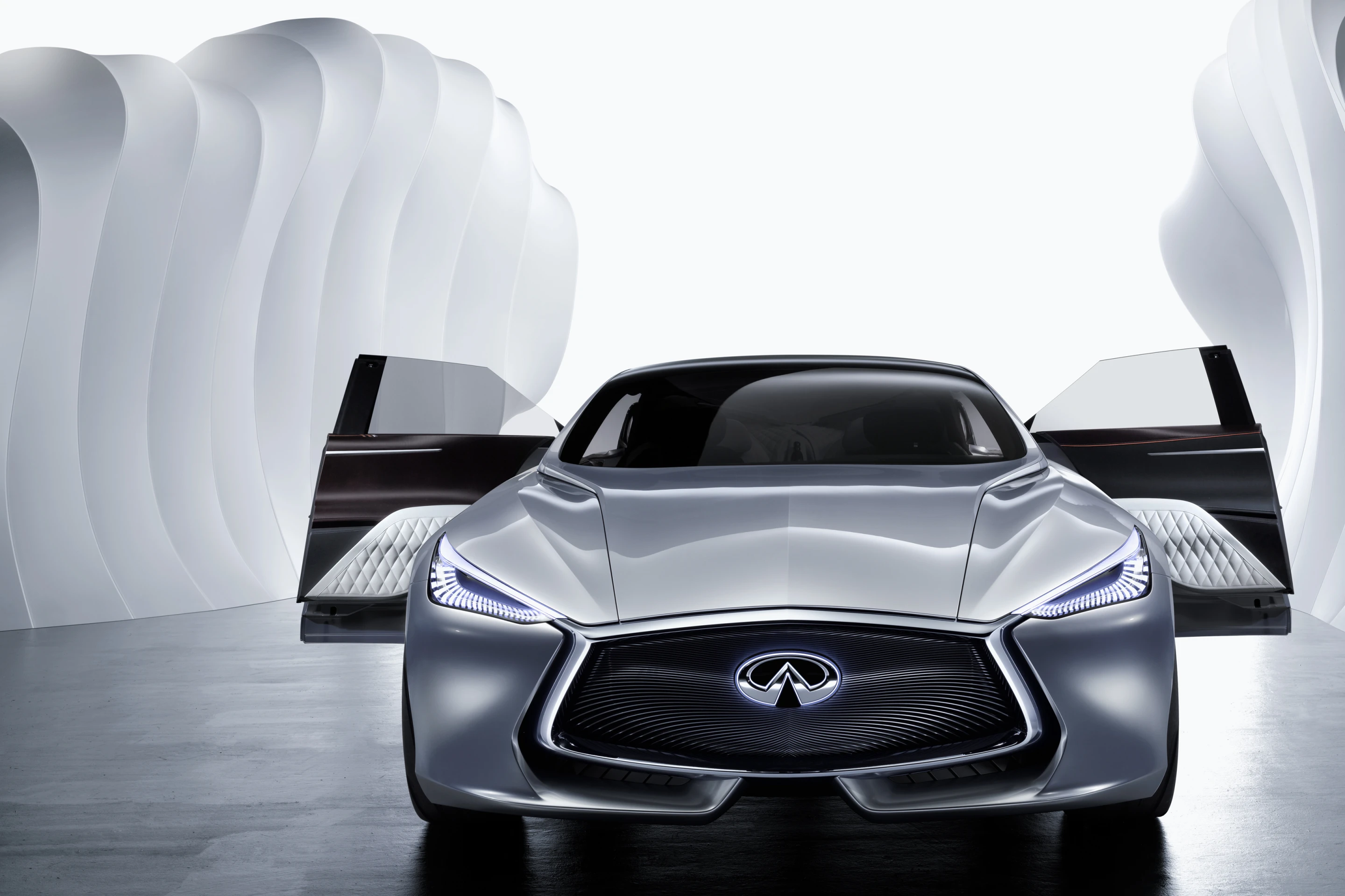 The Q80 Inspiration is powered by a 550-hp hybrid drive