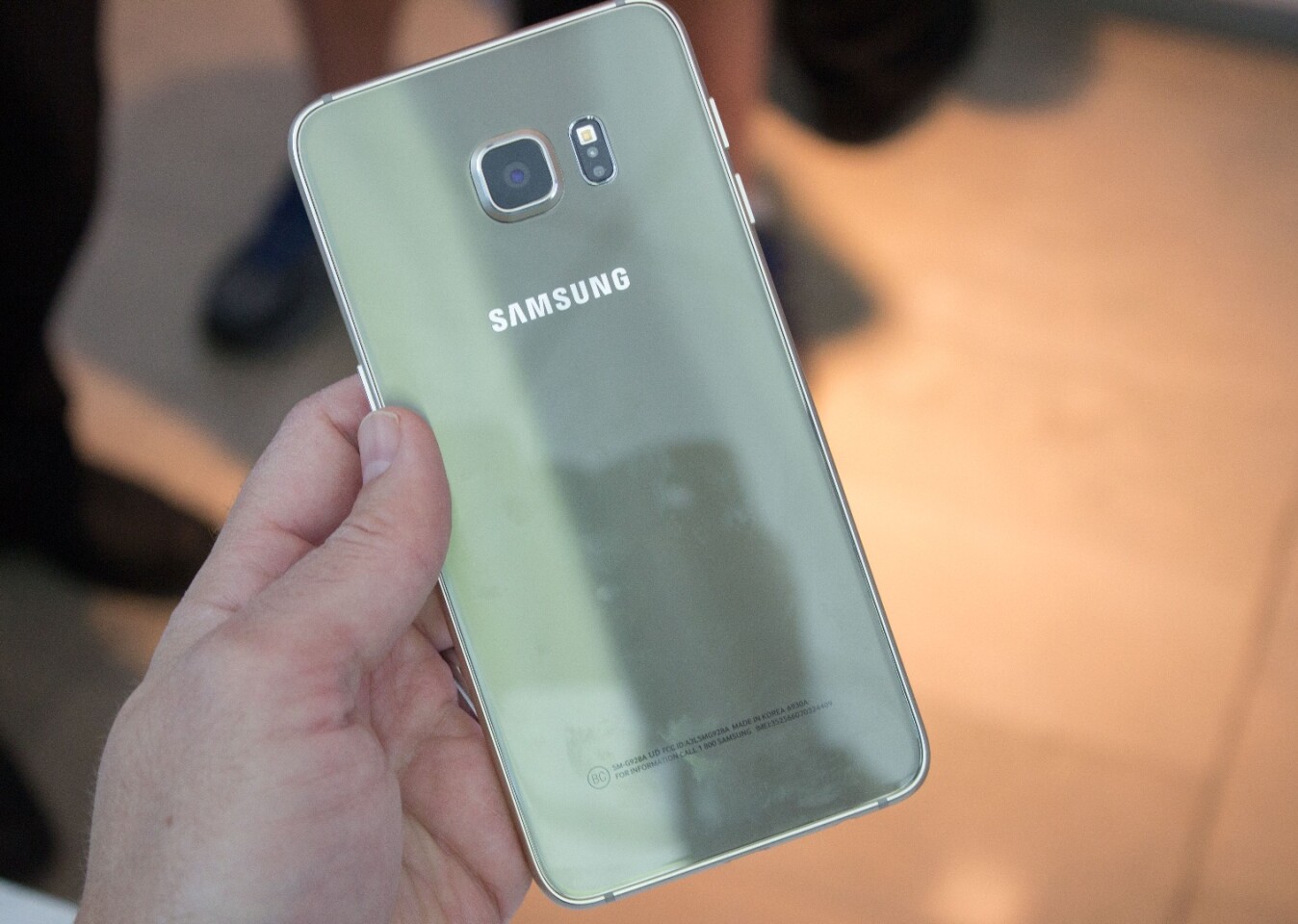 The same Gorilla Glass 4 back that you'll also see on the Note 4, Galaxy S6 and Galaxy S6 edge