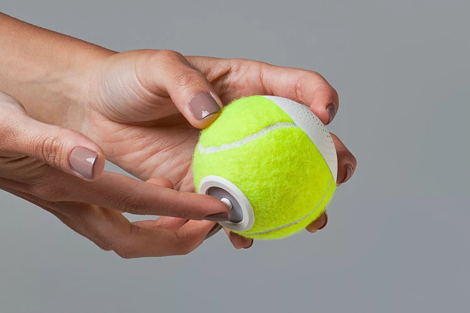 A single on-off switch is located on the bottom of the hearO speaker