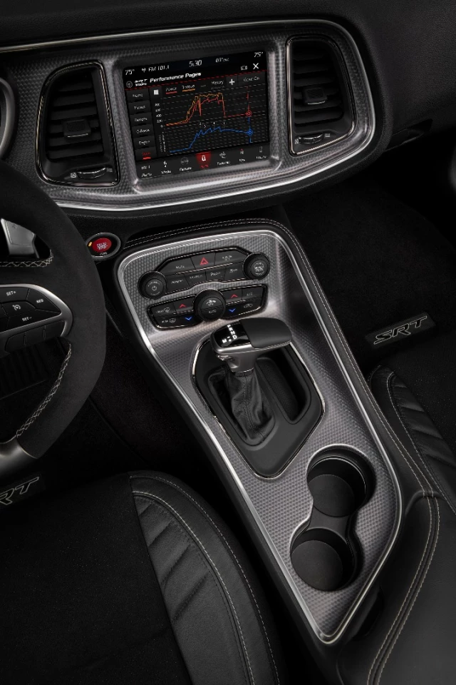 SRT Hellcat Redeye: center console