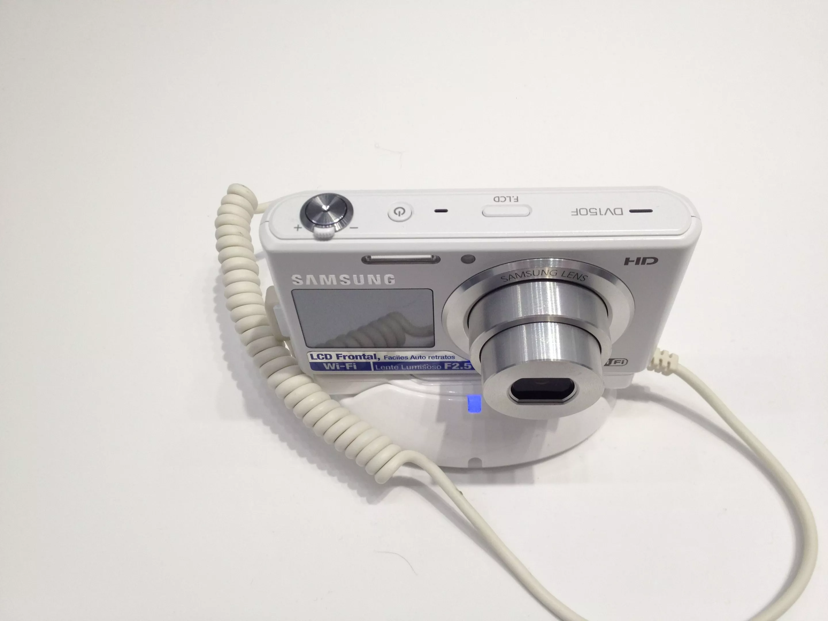 Samsung DV150F with lens open