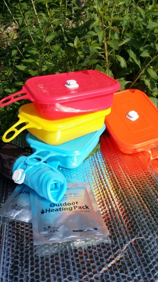 Heat up food anywhere with this flameless silicone cooker