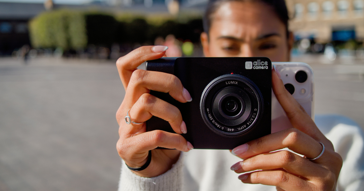 MFT camera system brings AI-driven photography to smartphones