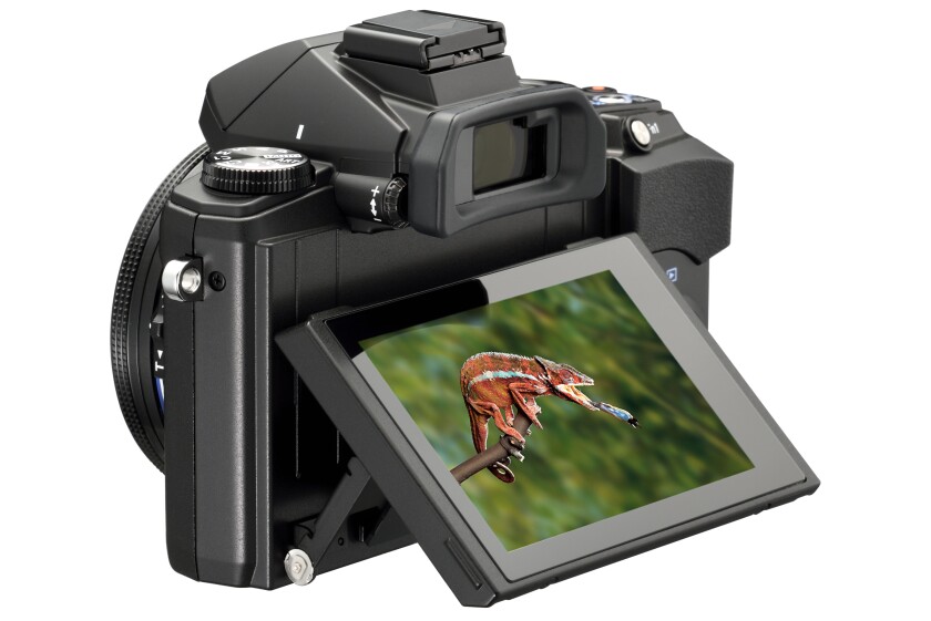 After initially onle being launched in Japan, the Olympus Stylus 1s will now get a wider release