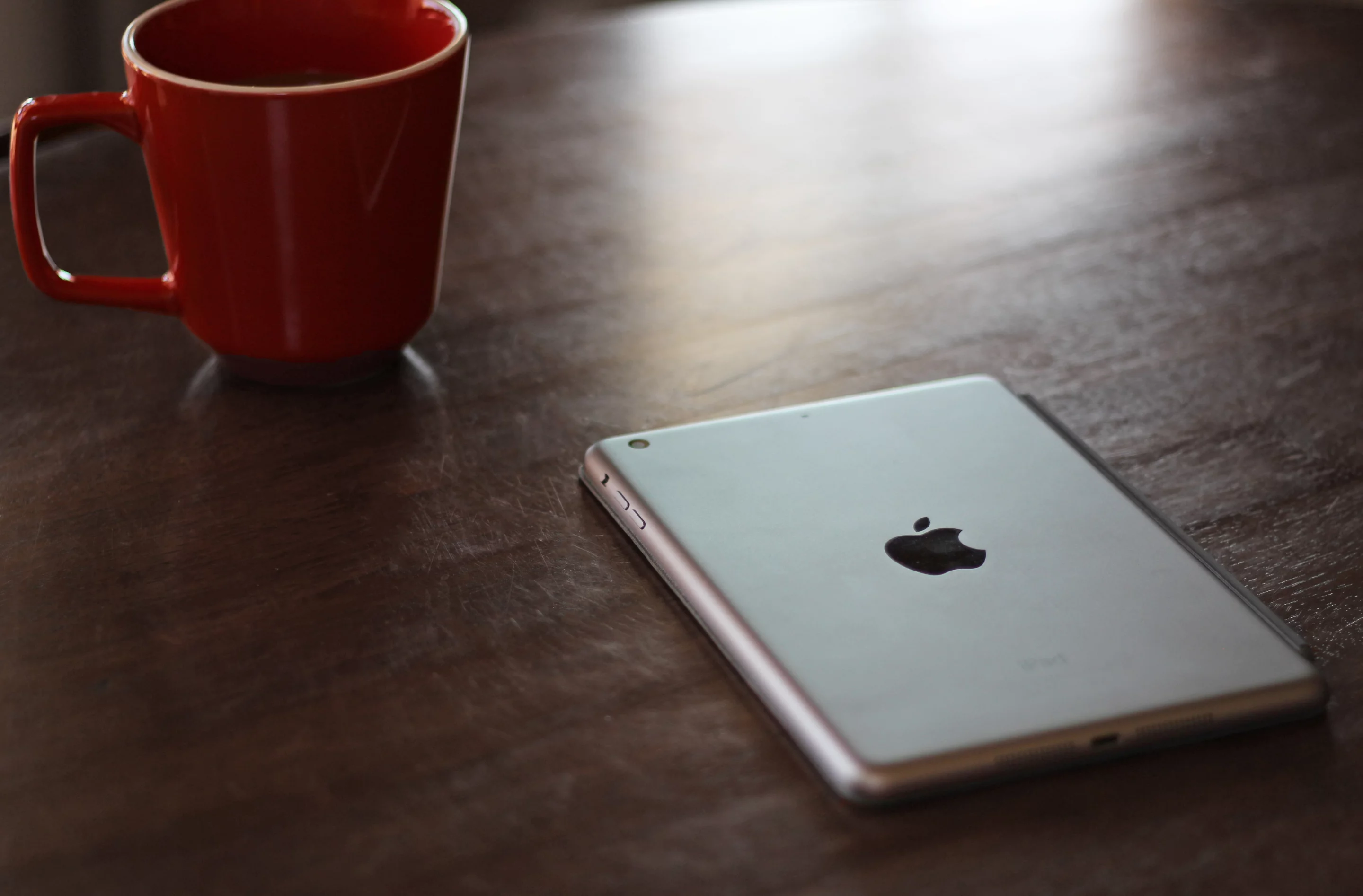 The iPad mini 3 starts at US$400, $100 more than the almost-identical iPad mini 2 (Photo: Will Shanklin/Gizmag.com)