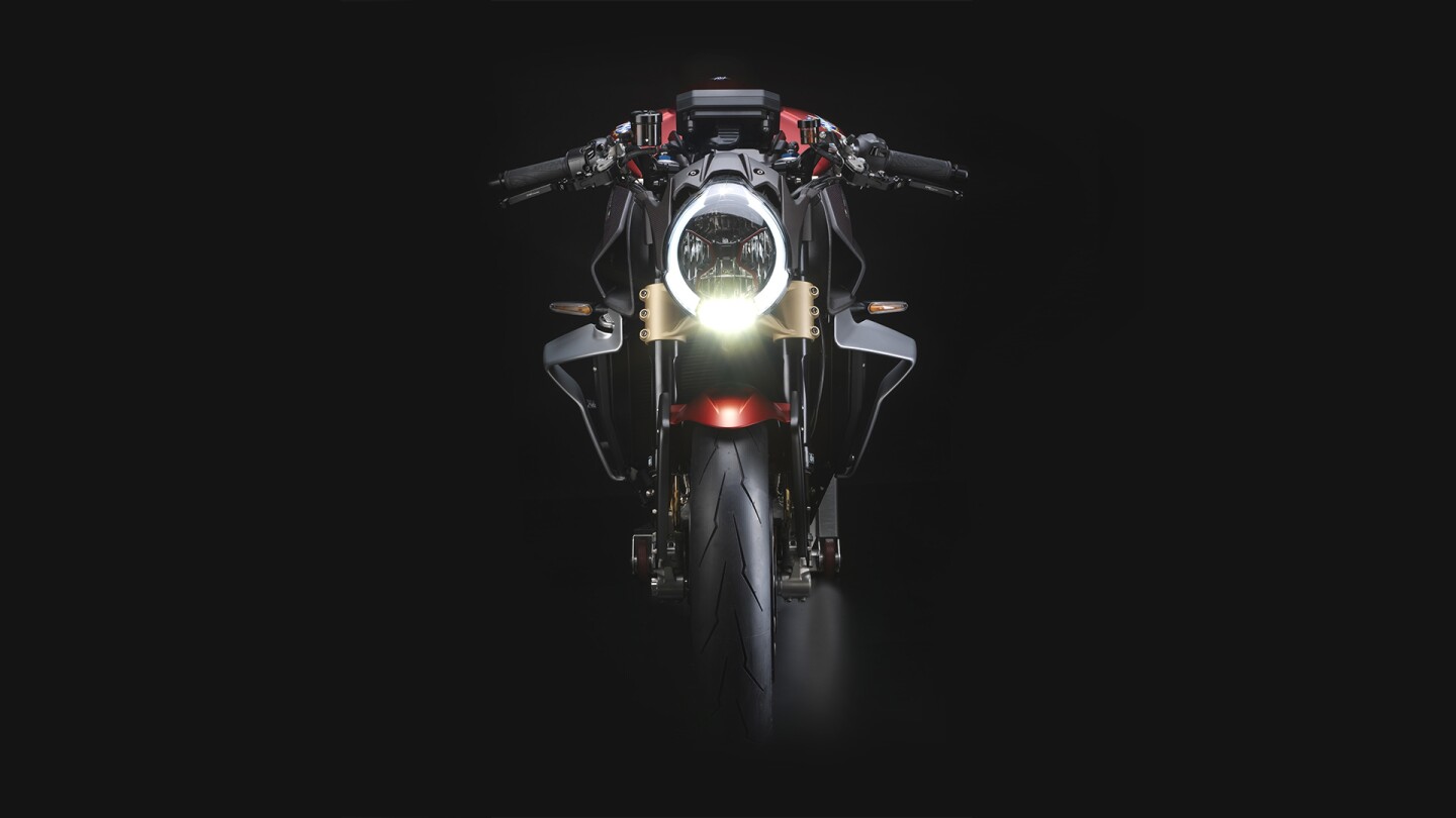 MV Agusta Brutale 1000 Serie Oro: small wings either side of the radiator add downforce to the aerodynamics