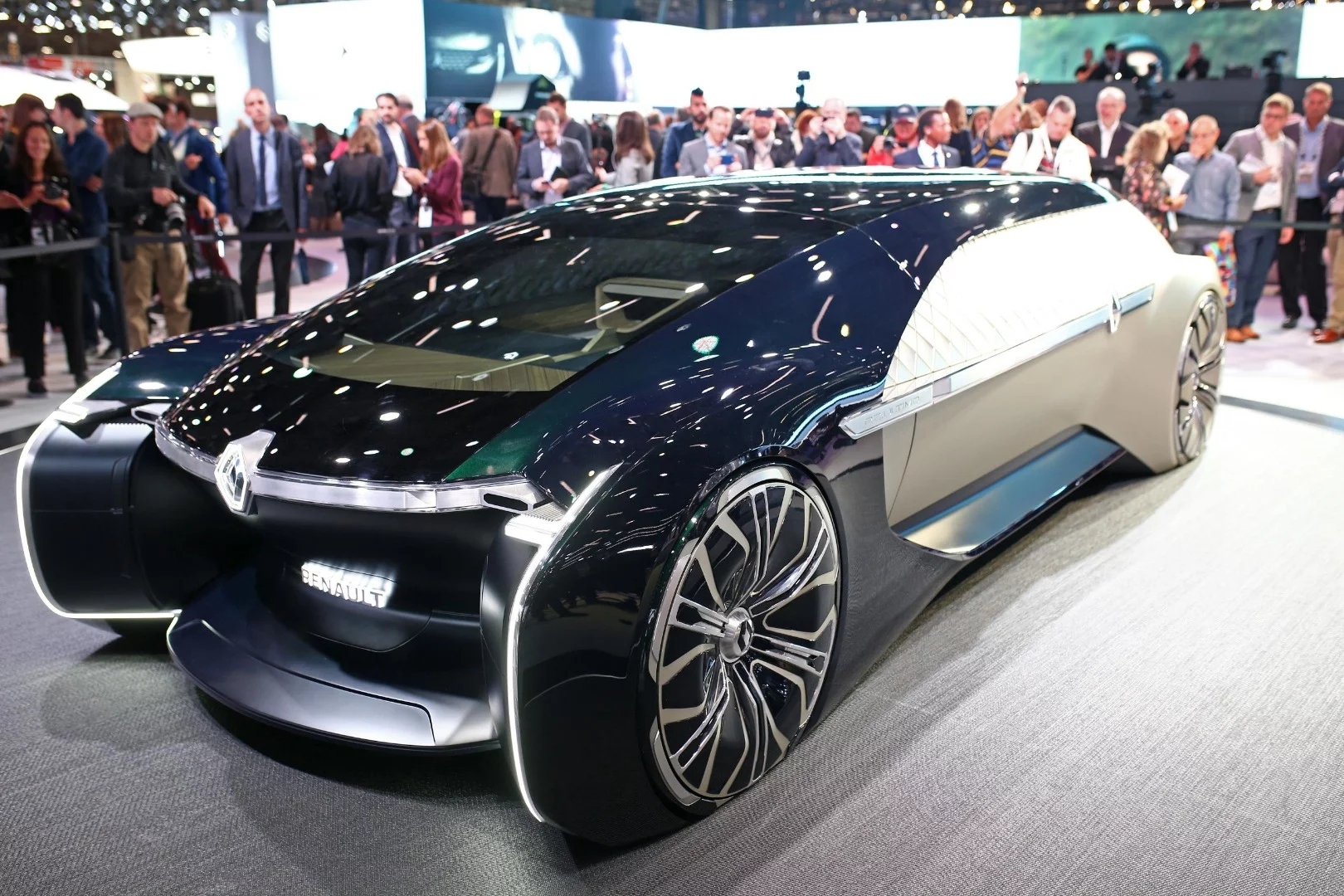 The EZ-Ultimo completes Renault's 2018 autonomous vehicle trio