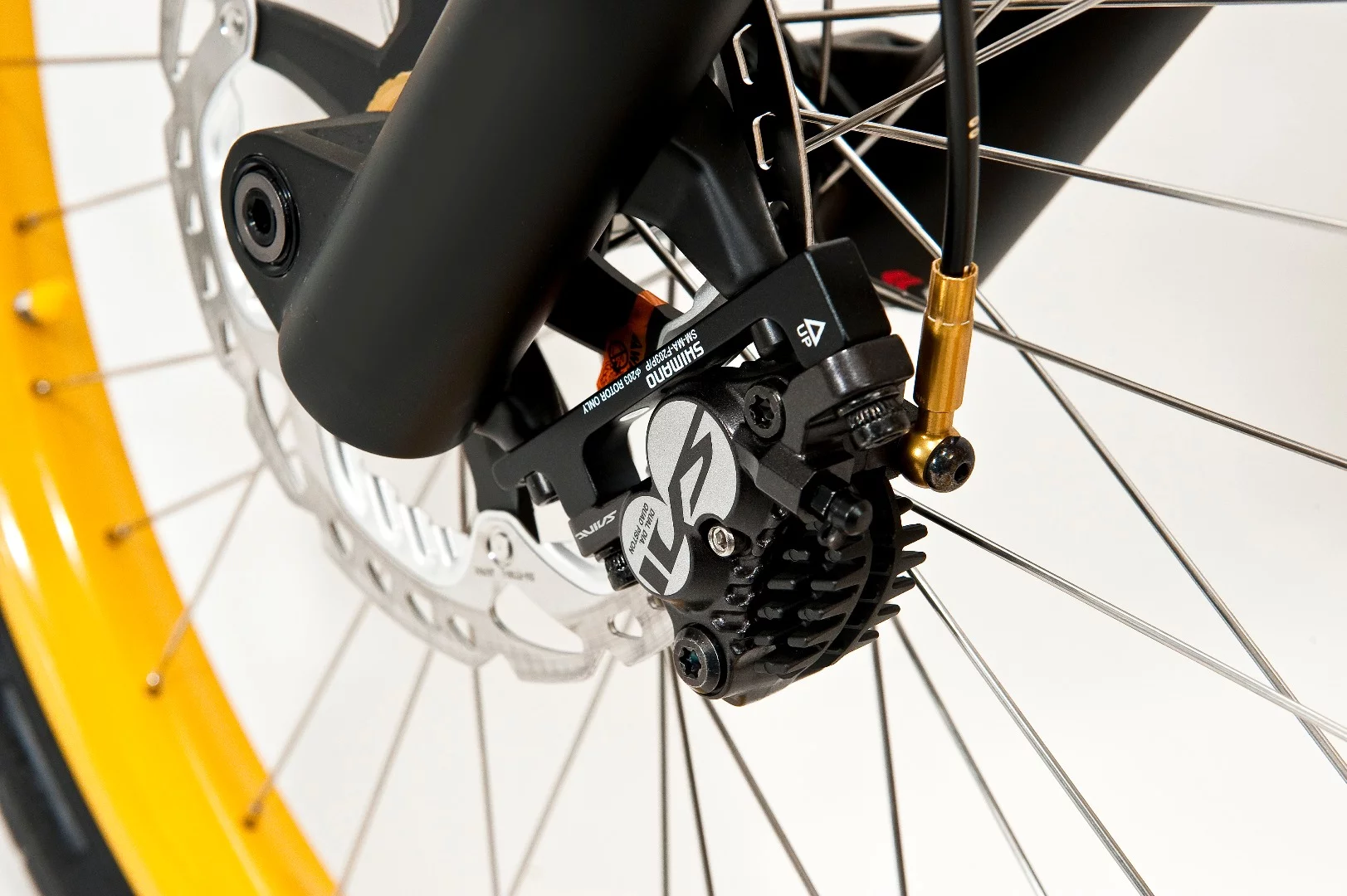 A Shimano four-piston hydraulic caliper will make sure the Greyp G12S stops safely