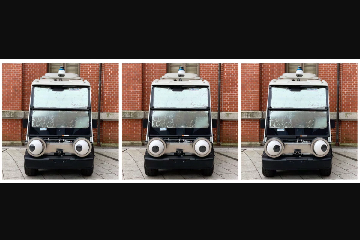 The wide-eyed "Gazing Car" golf cart utilized in the study