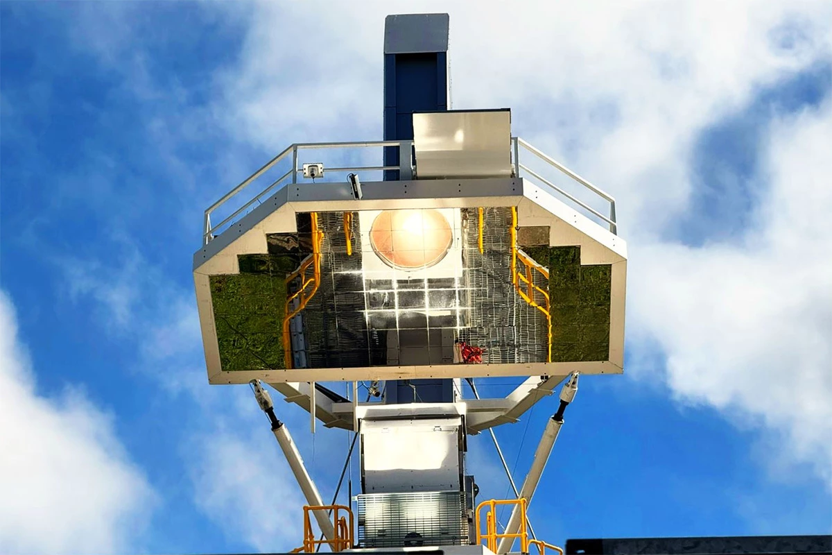 CSIRO's beam-down reactor produces green hydrogen using concentrated solar energy