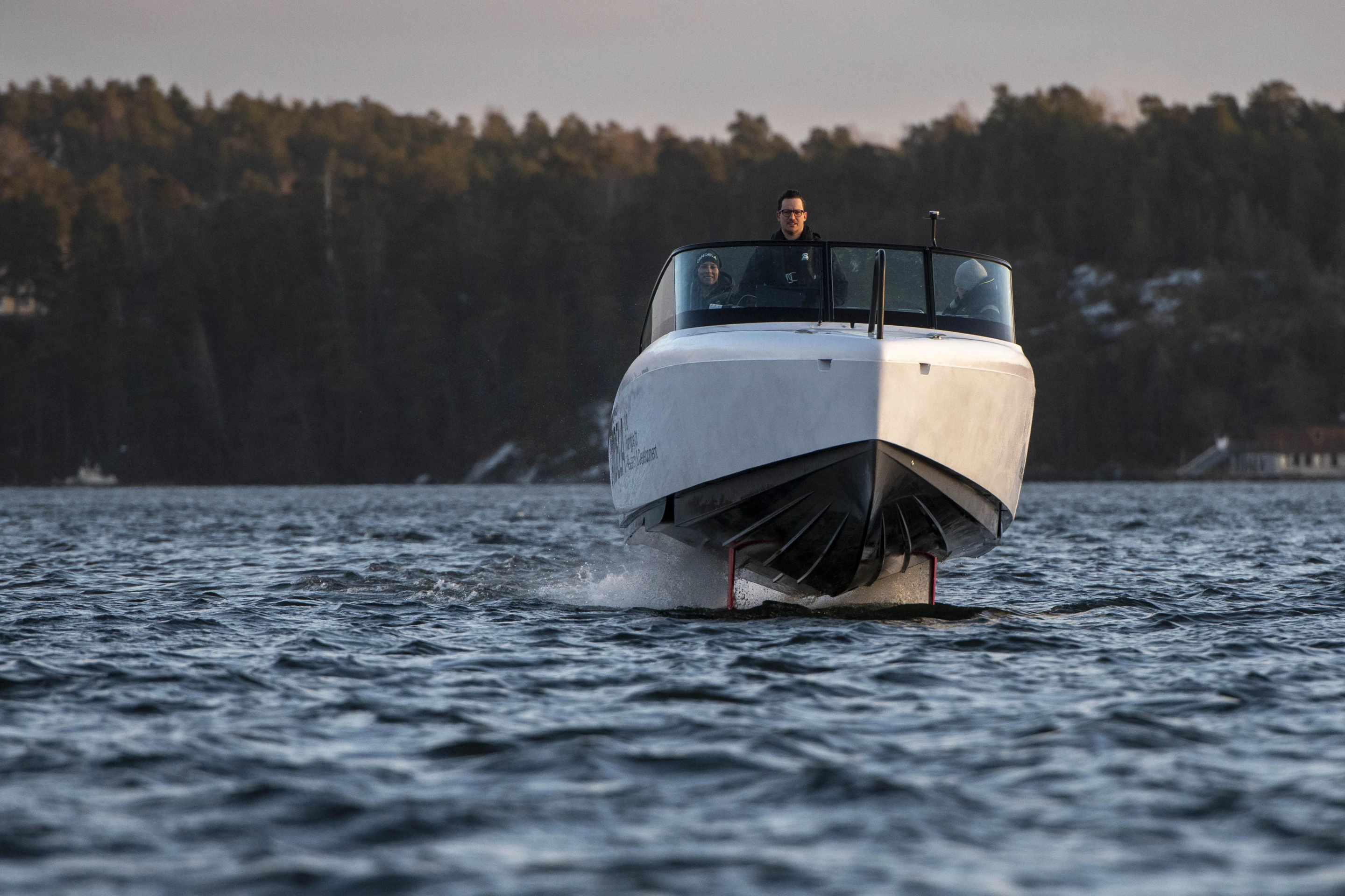 The C-8 offers an autopilot function that'll steer you to set compass points hands-free