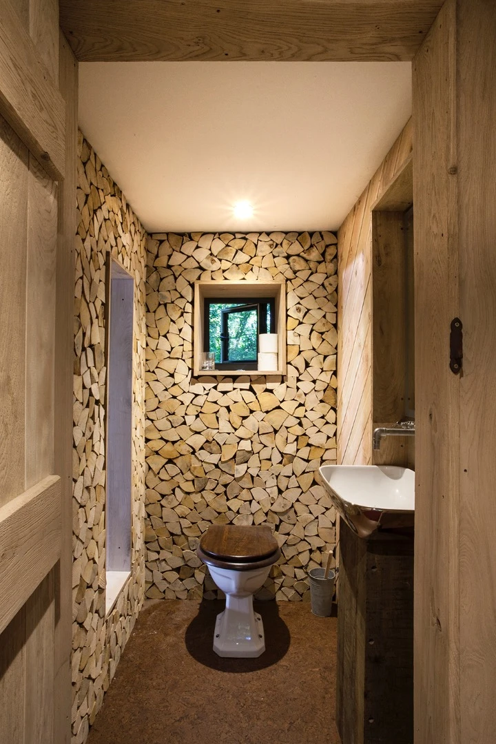 The toilet in the Woodsman's Treehouse