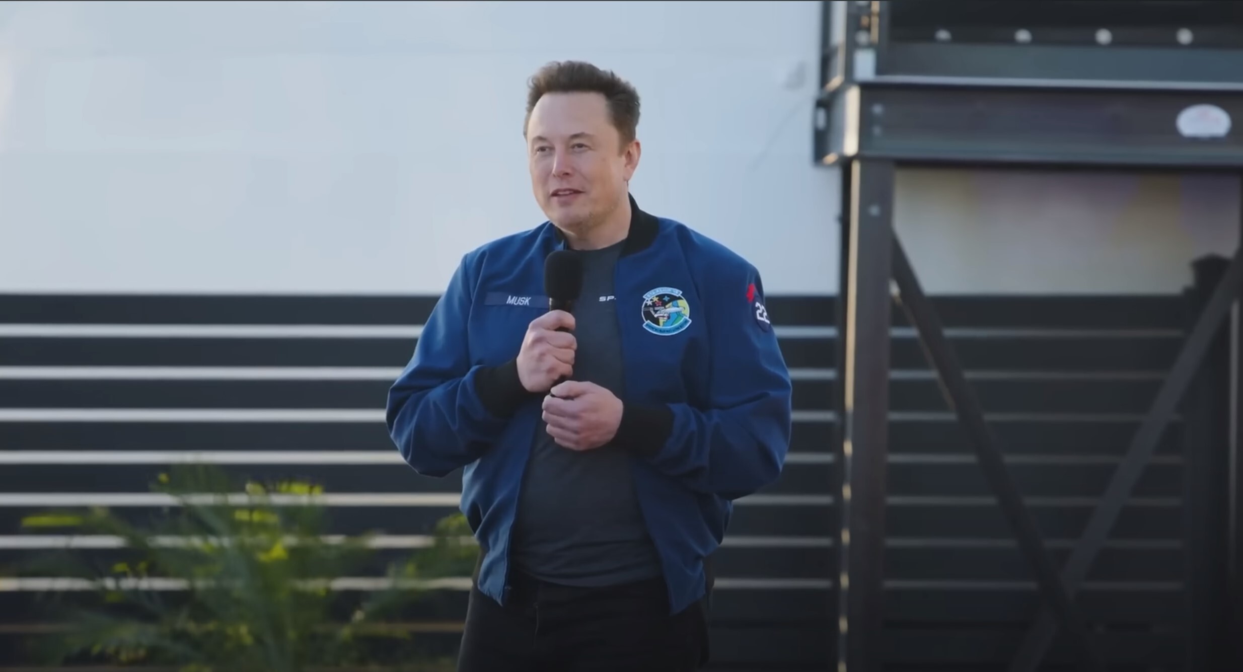 Musk plans 1,000-ship fleets to colonize Mars