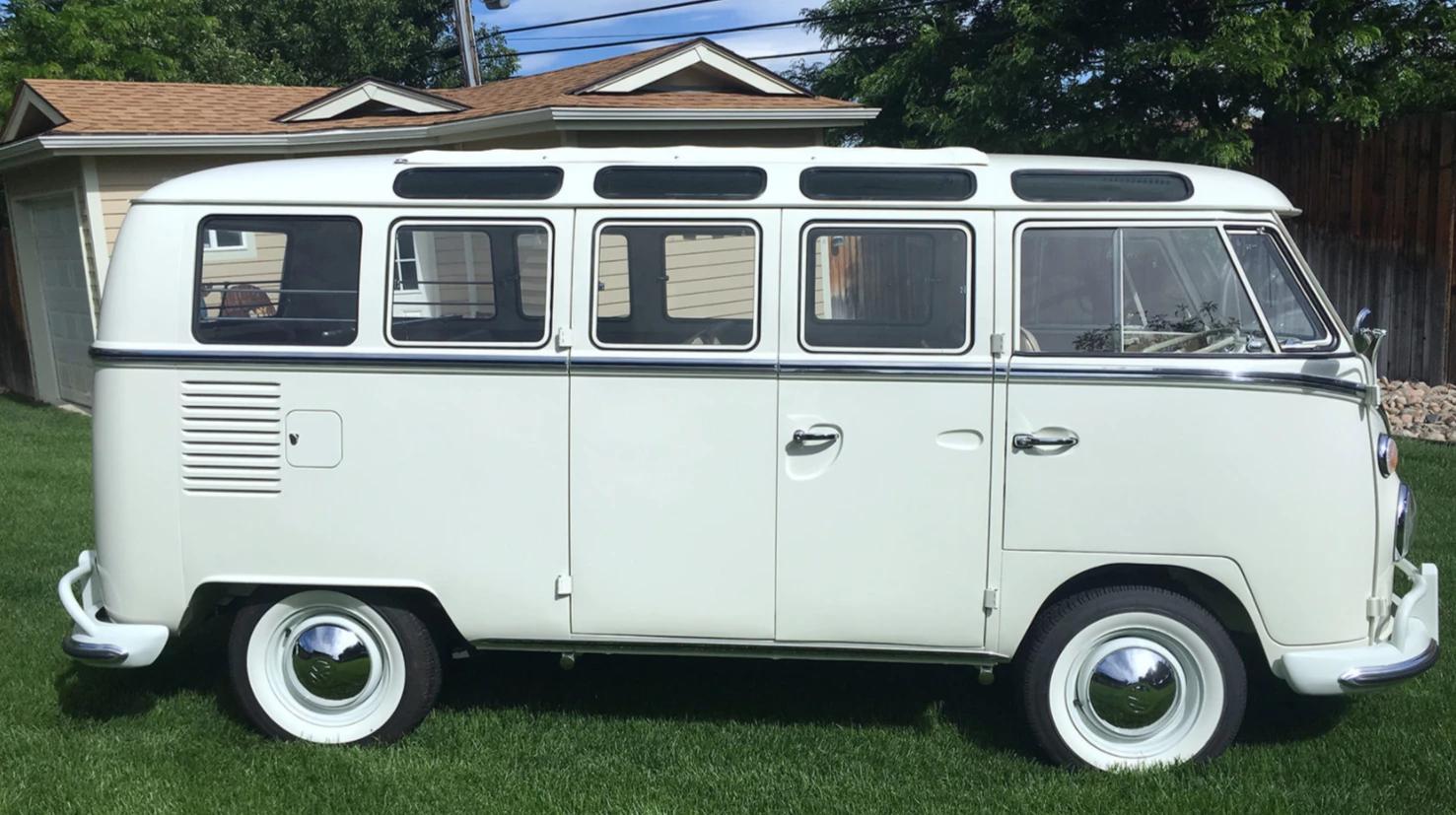 On July 22, 2017, this 1966 Volkswagen Deluxe 21-window Samba bus received a bid of $95,000 (effectively $104,500 with buyers premium), but the vendor's reserve price was not met and the van was passed in.