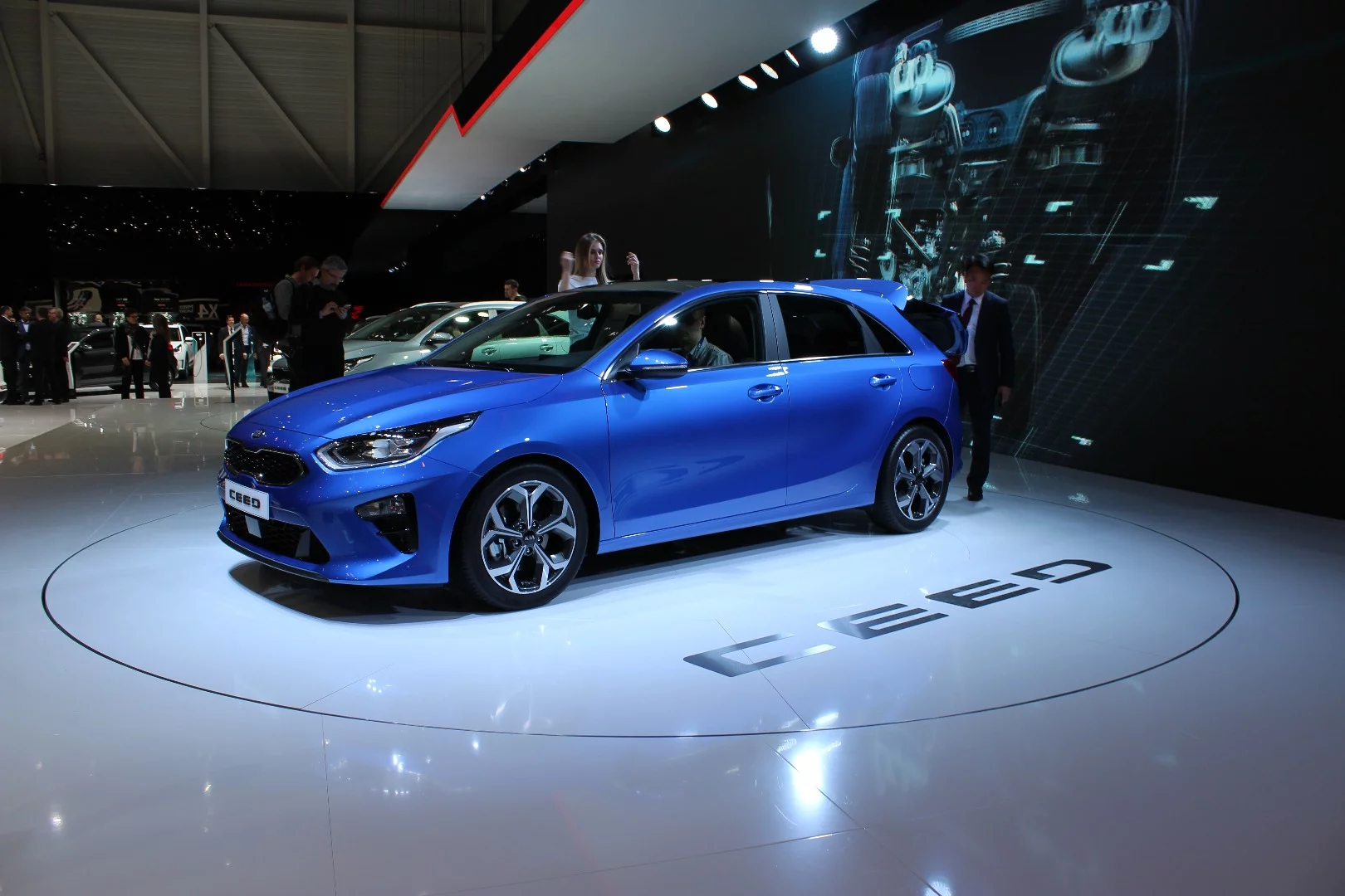 The new Ceed hatchback also debuts in Geneva